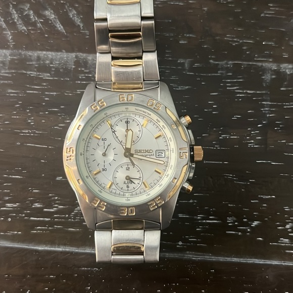 Seiko Chronograph Watch - Picture 4 of 9